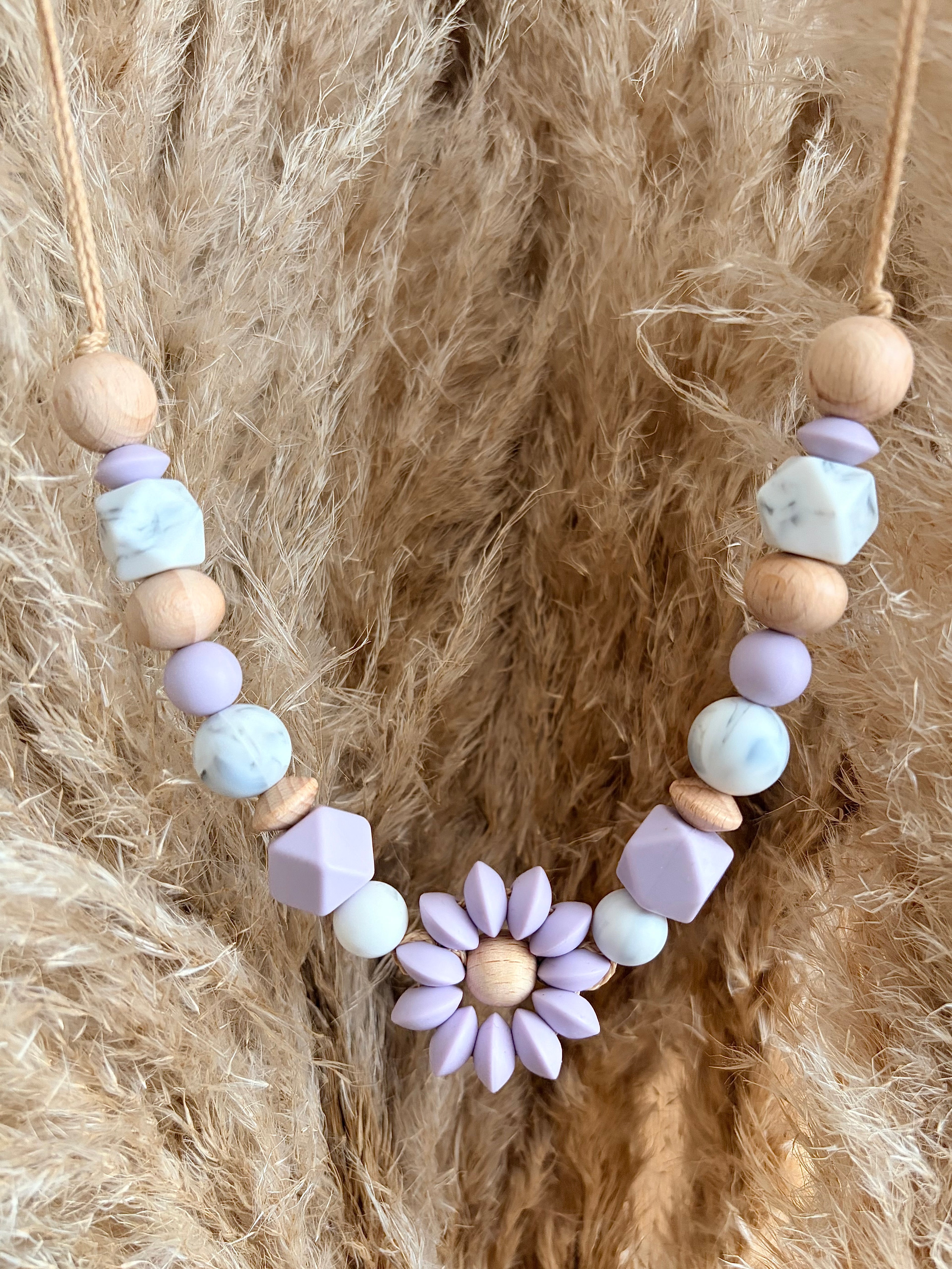 Collier d’allaitement florale
